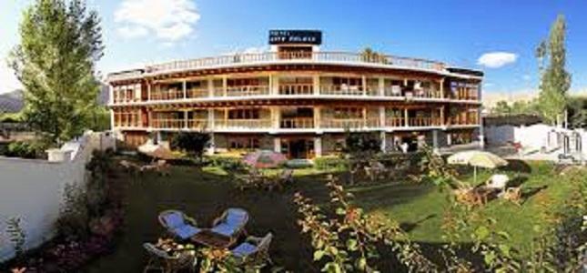 Hotel Shanti Palace 레 외부 사진